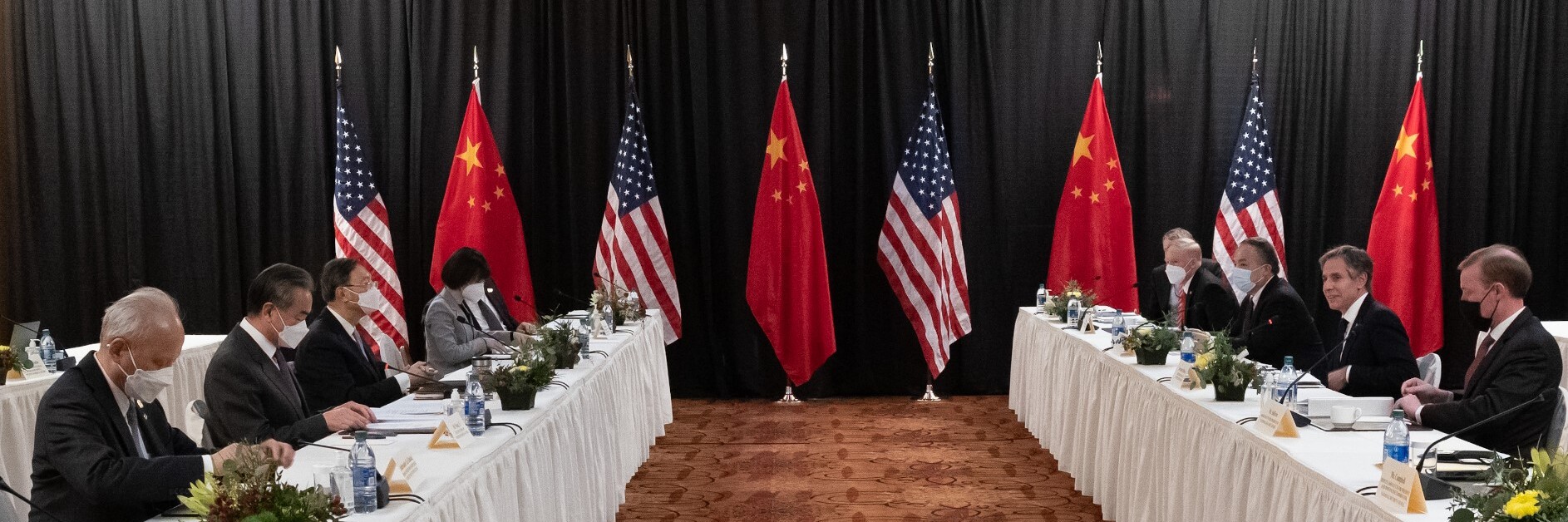 Chinese diplomats meeting with US representatives